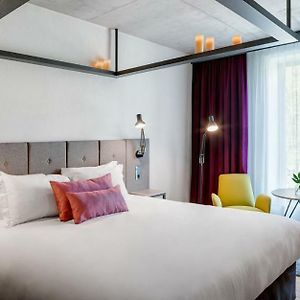 Classic Queen Room